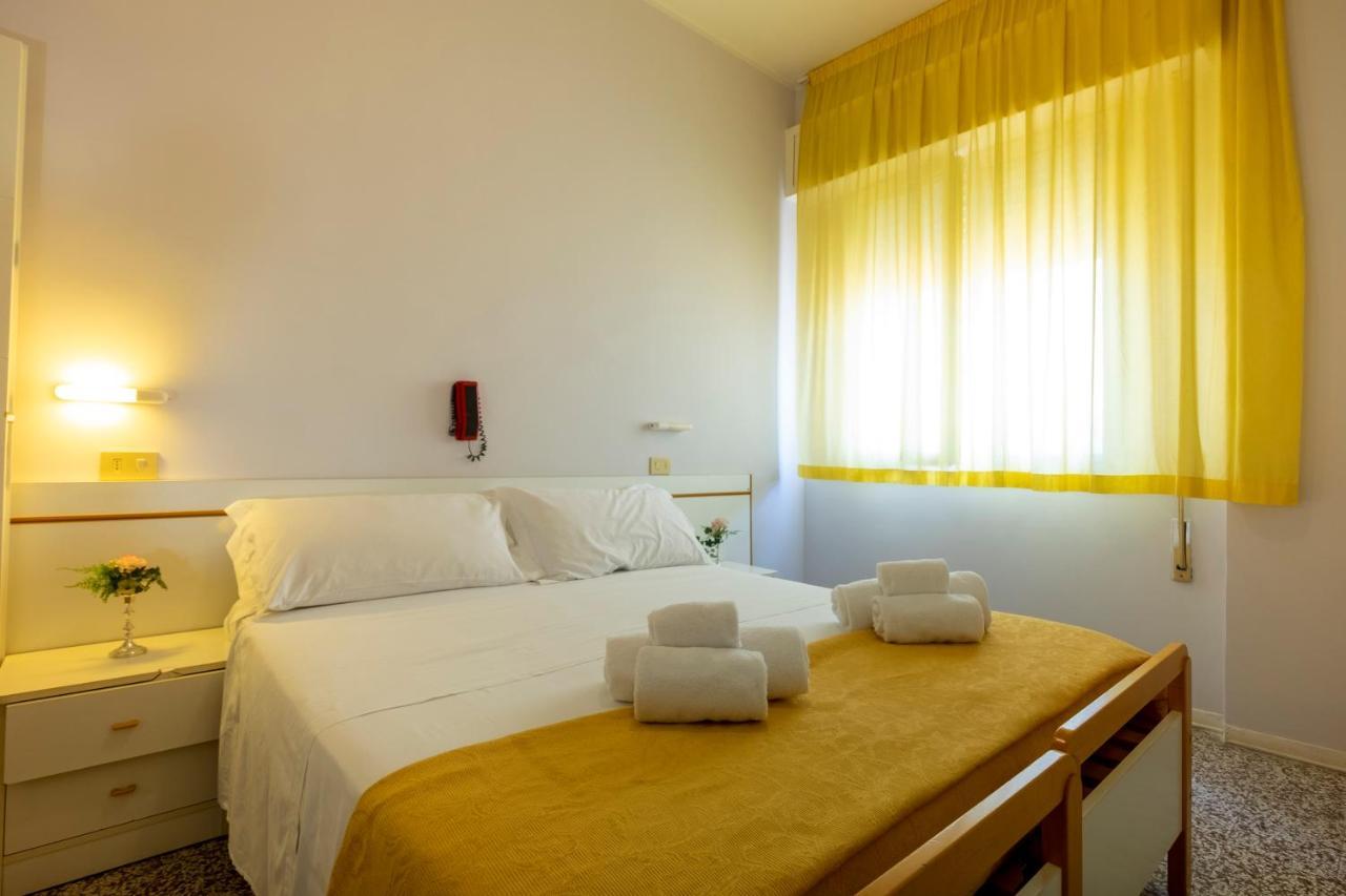 Hotel Giumer Rimini Zewnętrze zdjęcie