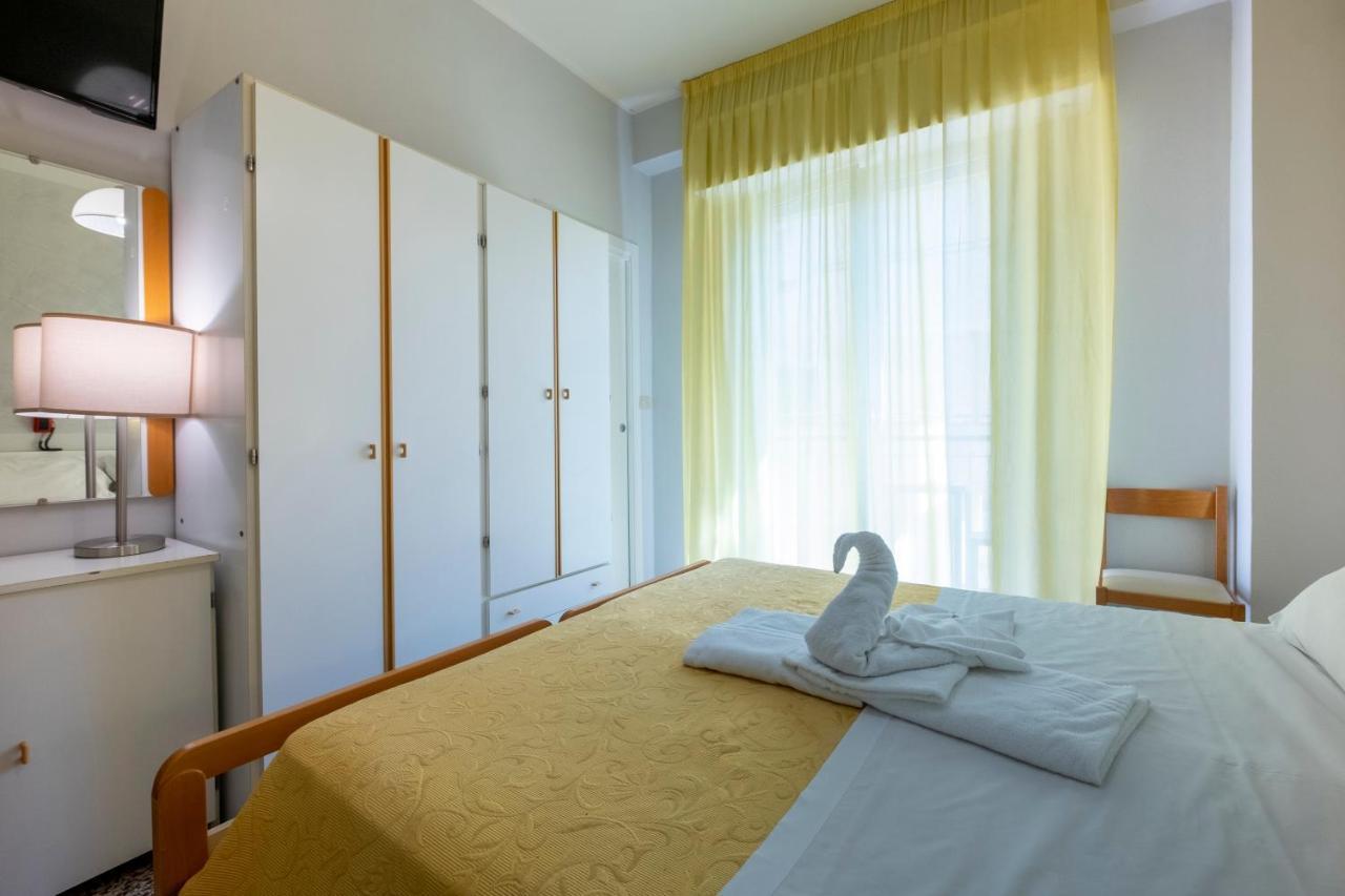 Hotel Giumer Rimini Zewnętrze zdjęcie