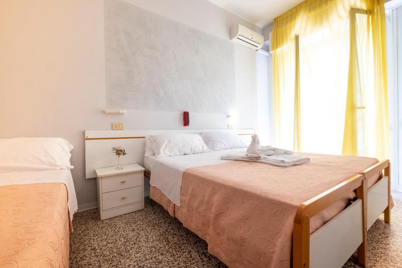 Hotel Giumer Rimini Zewnętrze zdjęcie